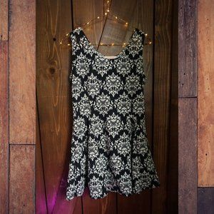 Damask Print Dress M